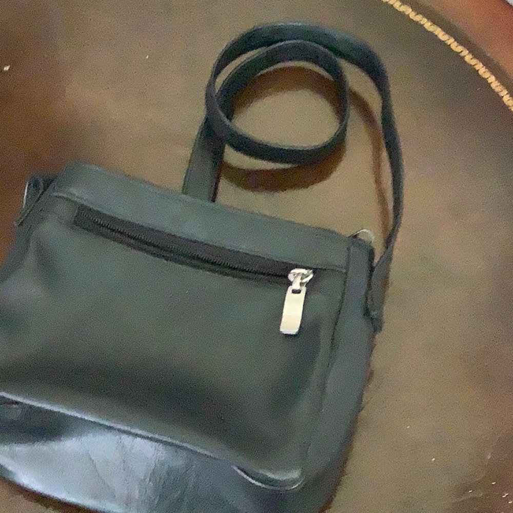 Small black shoulder bag 🌻 2/$10 or $7 each.